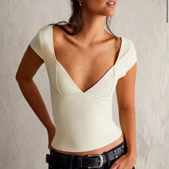 Elegant Cream Short Sleeve Top - Picture 1 of 4